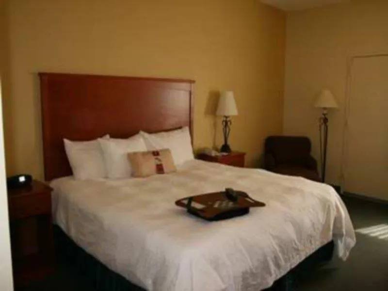 Hampton Inn & Suites Scottsdale On Shea Blvd Hotel